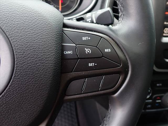Used 2019 Jeep Cherokee Trailhawk w/ Comfort/Convenience Group AWD/4WD image 15