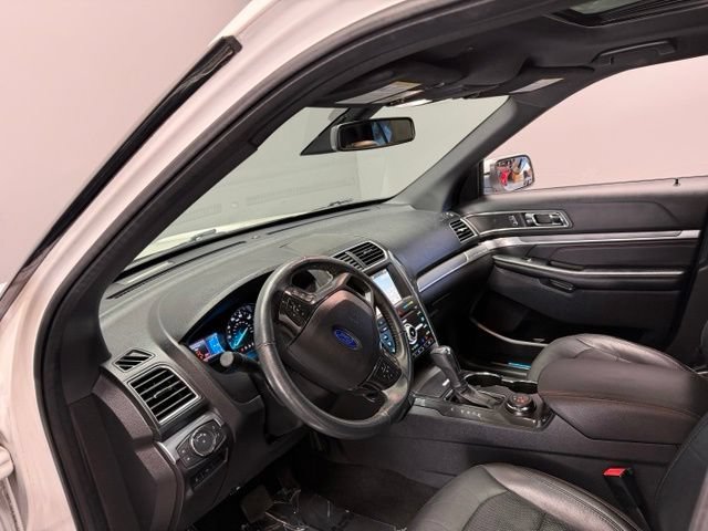 Used 2019 Ford Explorer Sport w/ Equipment Group 401A AWD/4WD image 18