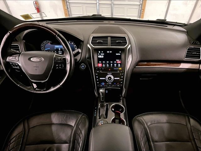Used 2017 Ford Explorer Platinum AWD/4WD image 14