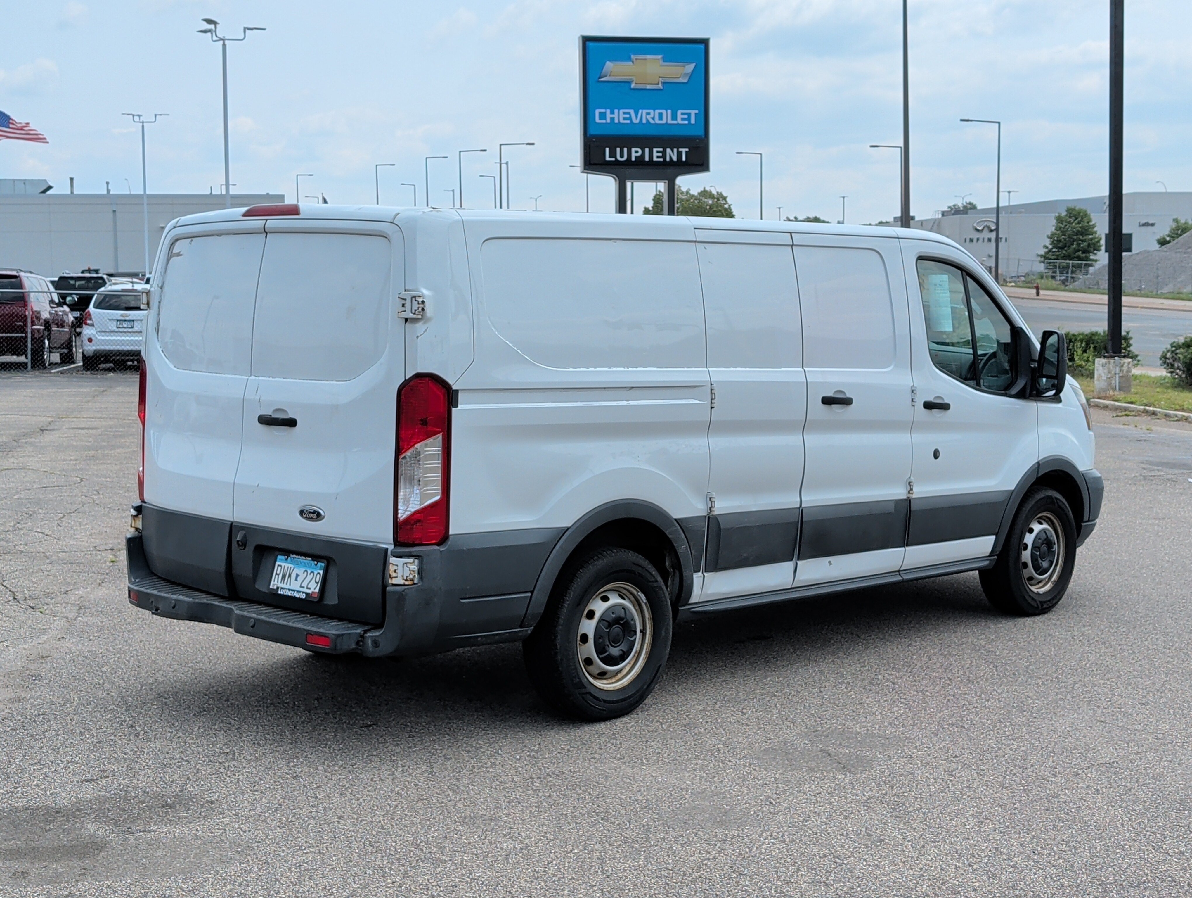 Used 2017 Ford Transit 150 130 Low Roof RWD image 4