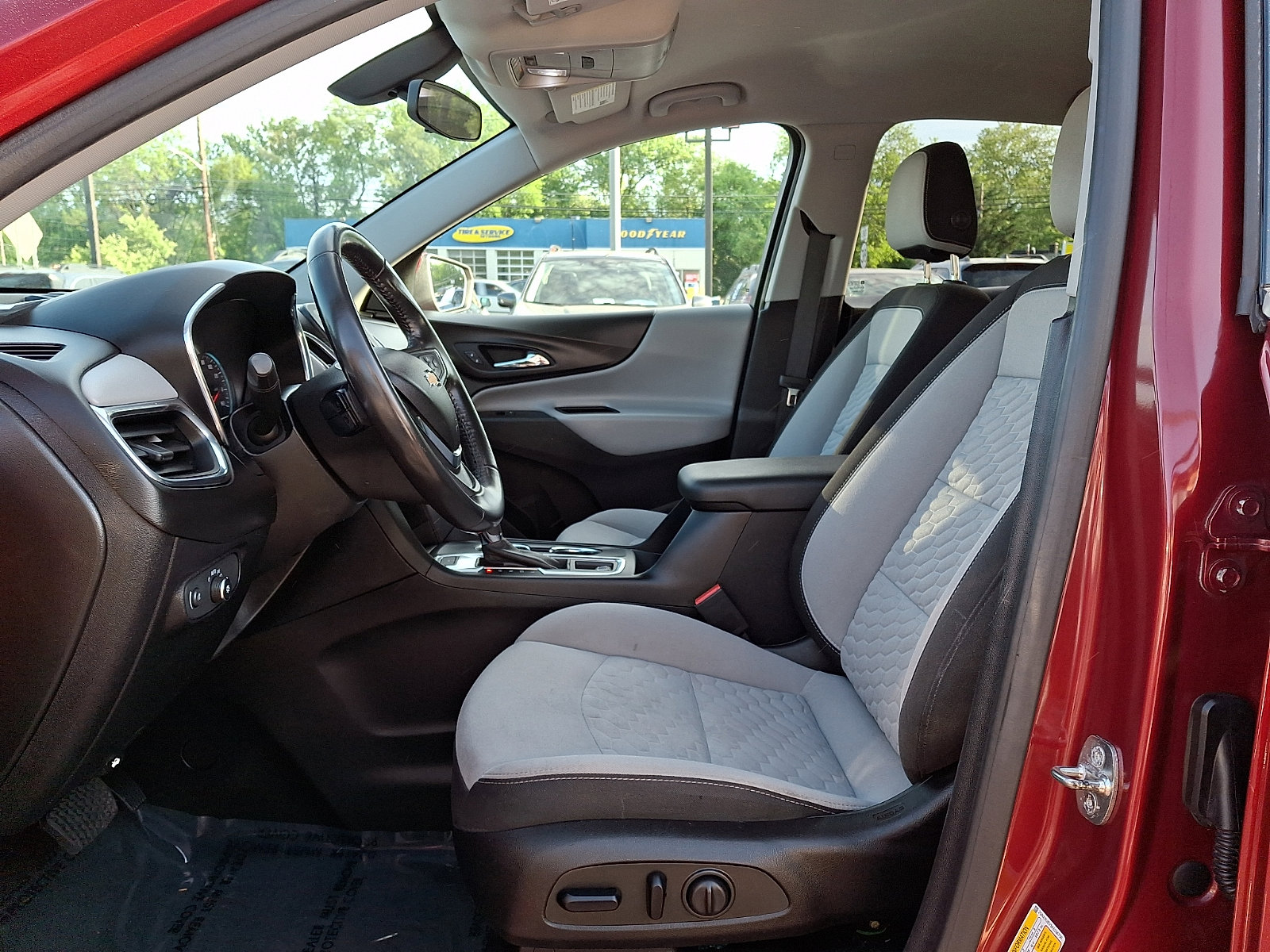 Used 2019 Chevrolet Equinox LT AWD/4WD image 13