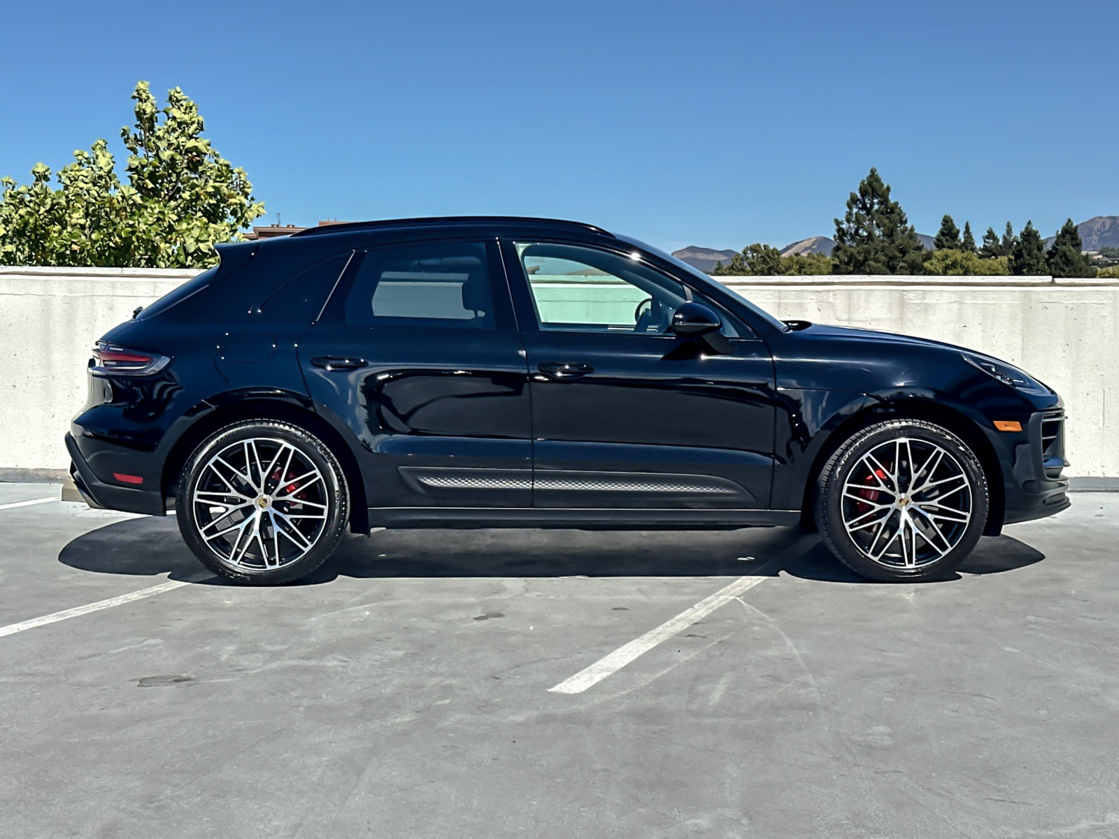 Certified 2024 Porsche Macan S AWD/4WD image 10