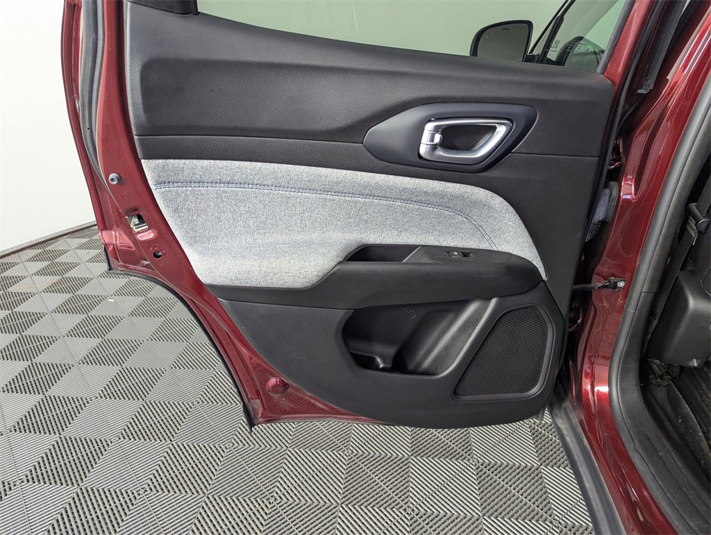 Used 2022 Jeep Compass Latitude image 28