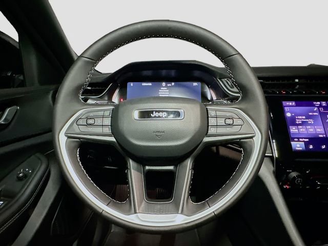 New 2025 Jeep Grand Cherokee Altitude image 7