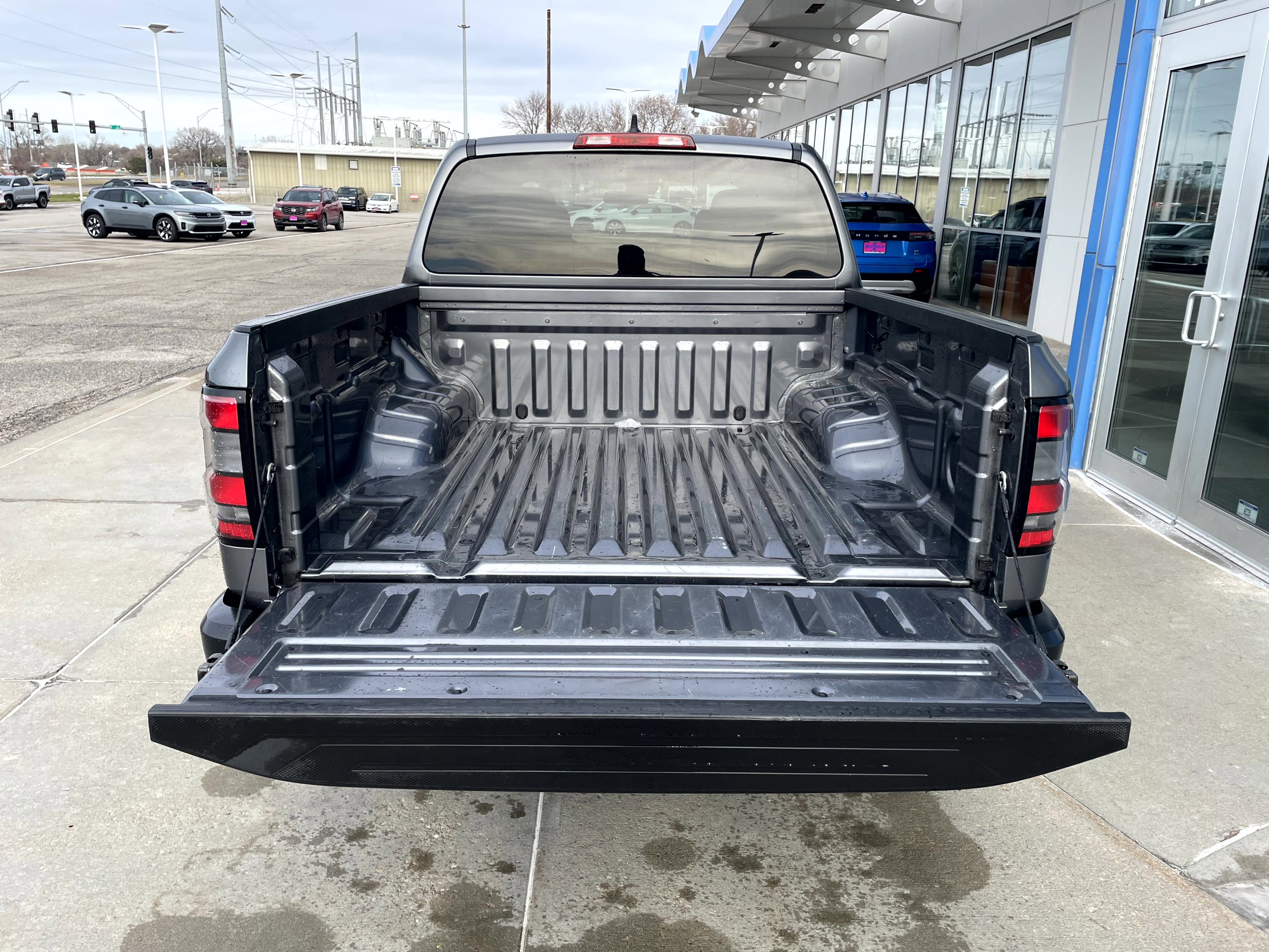 Used 2022 Nissan Frontier S w/ Technology Package image 9