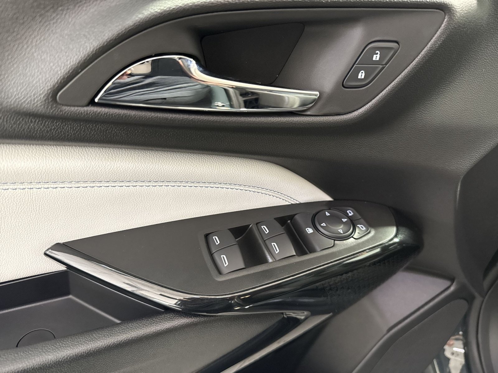 New 2026 Chevrolet Trax LT w/ Driver Confidence Package FWD image 16