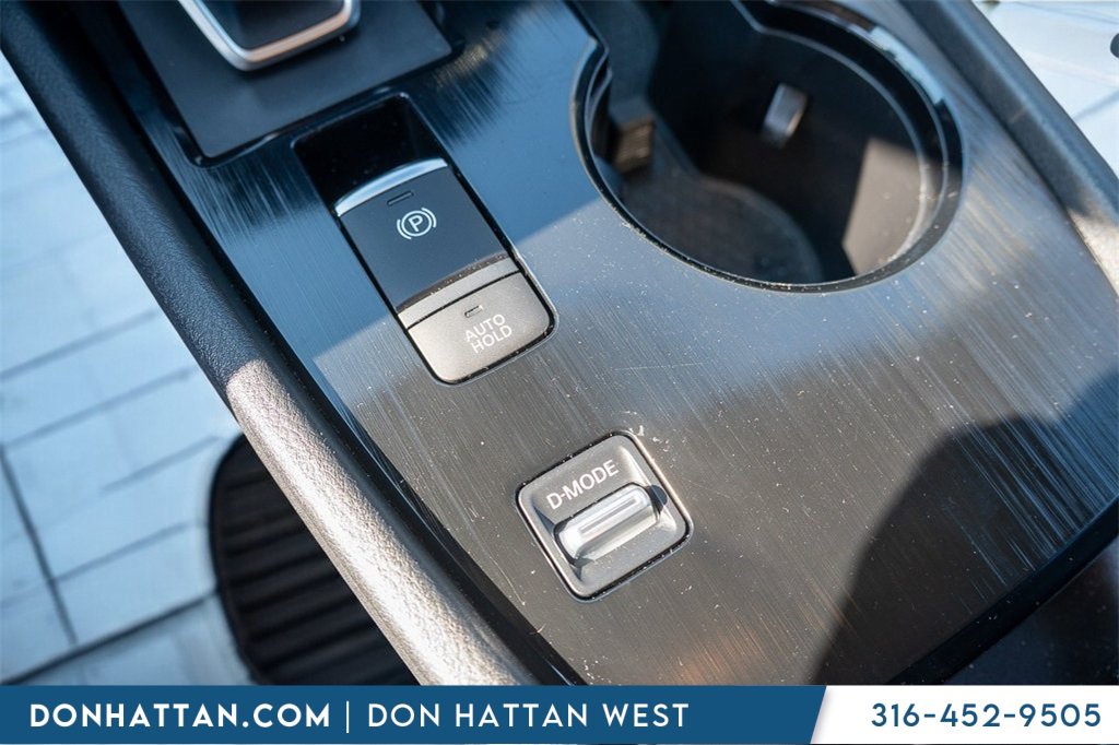 Used 2023 Nissan Rogue SV image 11