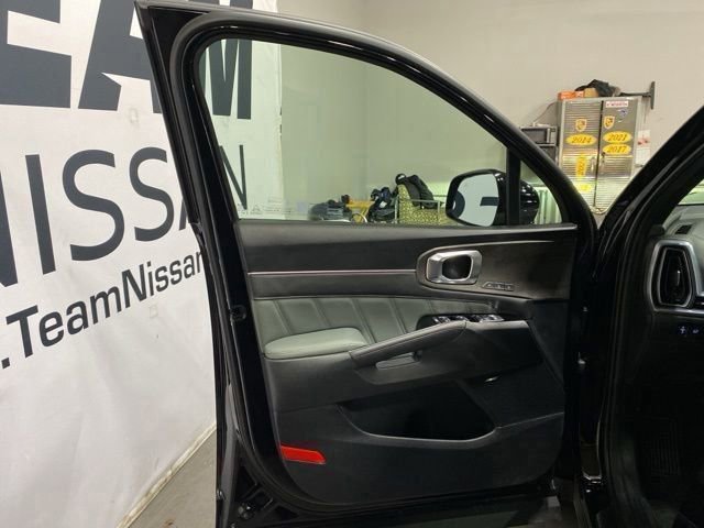 Used 2024 Kia Sorento SX Prestige w/ Sage Leather Package image 9