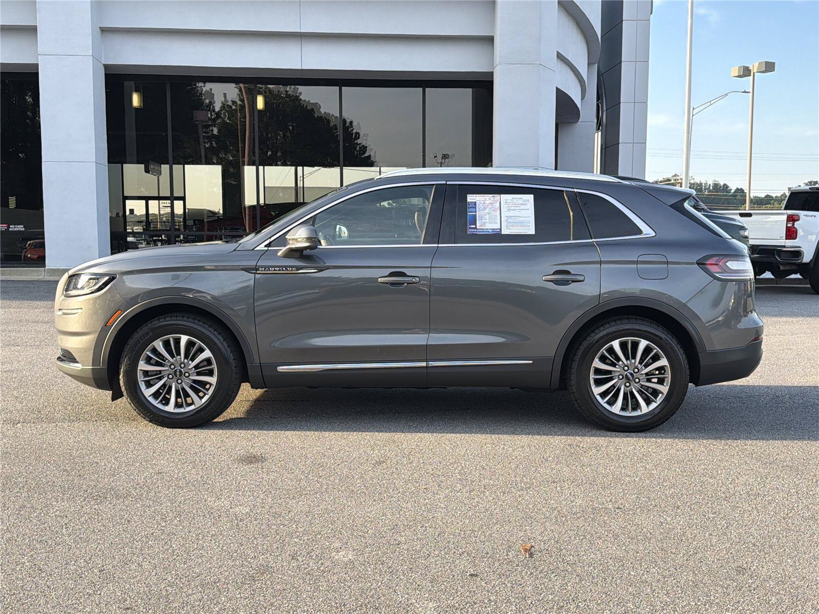 Used 2022 Lincoln Nautilus Reserve FWD image 7