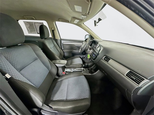 Used 2014 Mitsubishi Outlander ES image 25