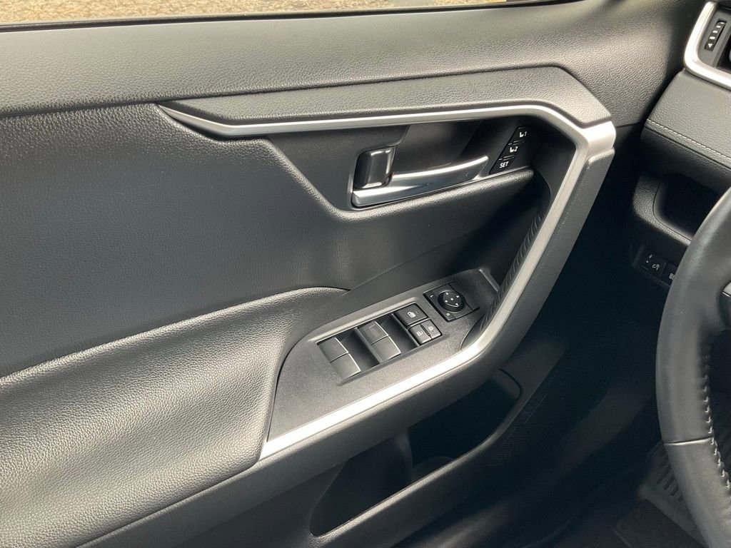 Used 2024 Toyota RAV4 XLE Premium image 61