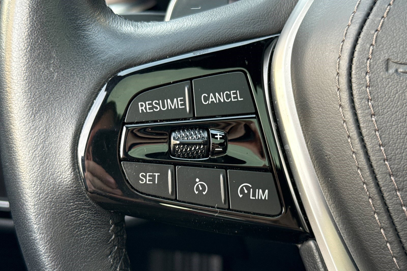 Certified 2023 BMW 530i w/ Premium Package image 29