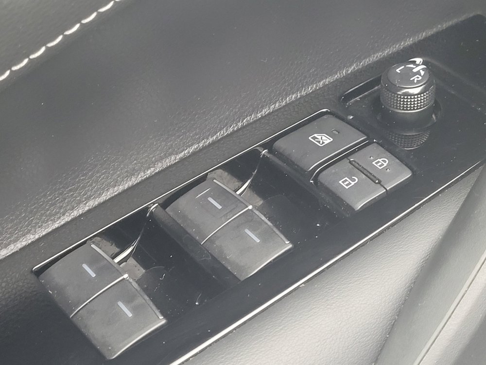 Used 2023 Toyota Corolla SE FWD image 27