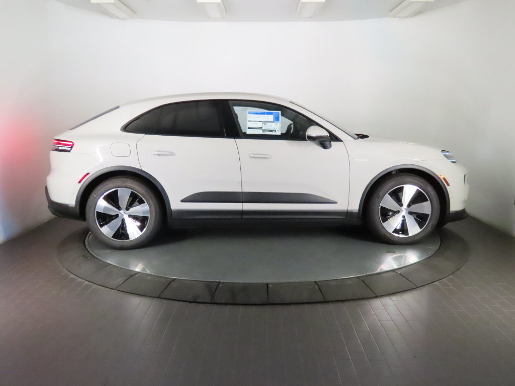 New 2026 Porsche Macan Electric RWD image 8