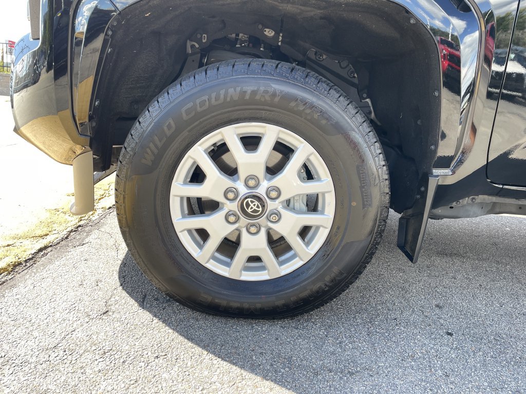 Certified 2024 Toyota Tacoma SR5 AWD/4WD image 9
