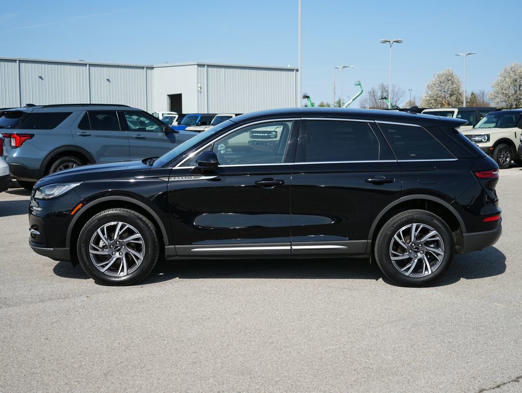 Used 2023 Lincoln Corsair AWD w/ Equipment Group 101A image 8