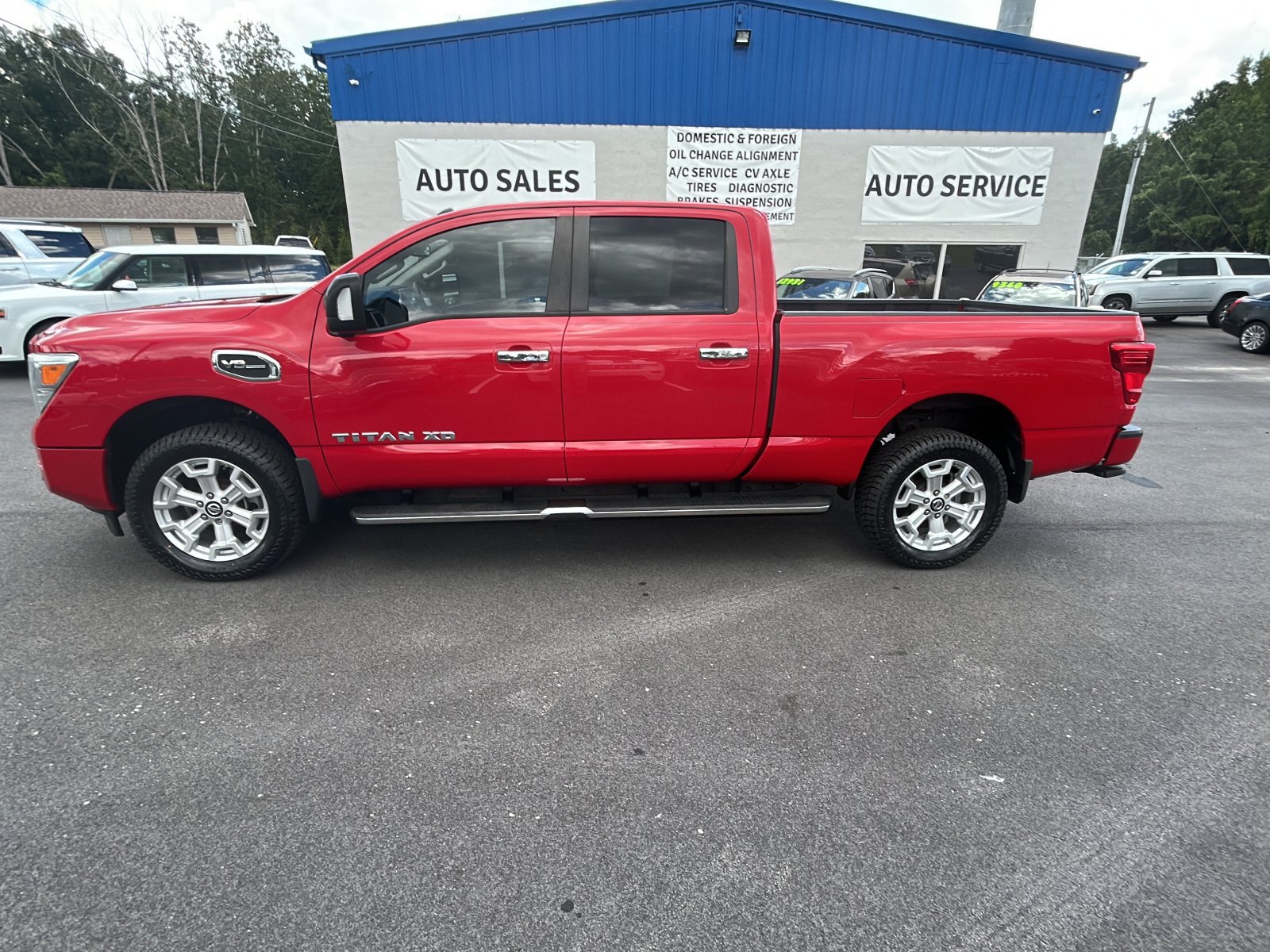 Used 2020 Nissan Titan SV w/ SV Convenience Package AWD/4WD image 2