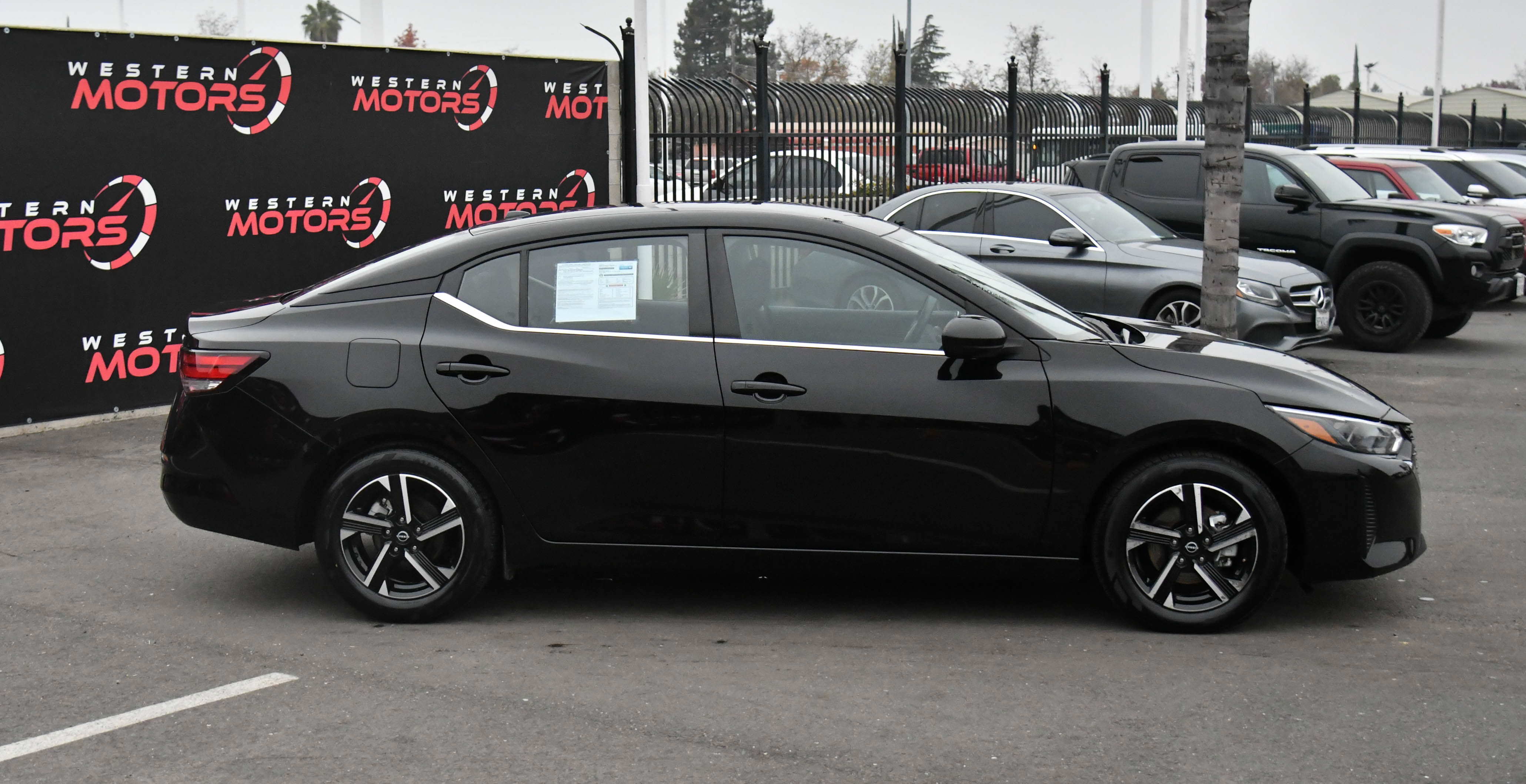 Used 2024 Nissan Sentra SV image 9