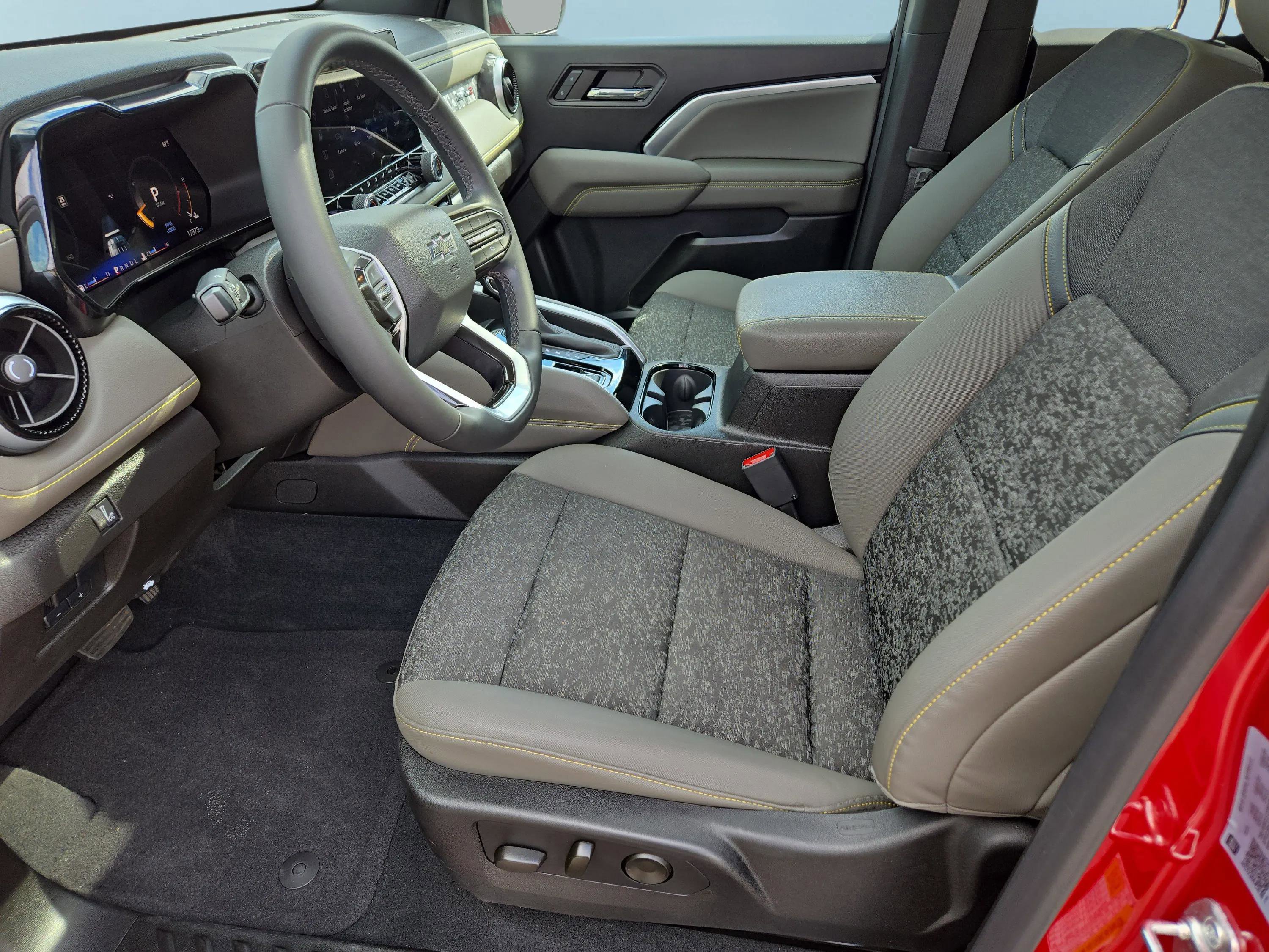 Certified 2024 Chevrolet Colorado ZR2 w/ Technology Package image 15