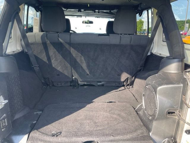 Used 2012 Jeep Wrangler Unlimited Sahara AWD/4WD image 10