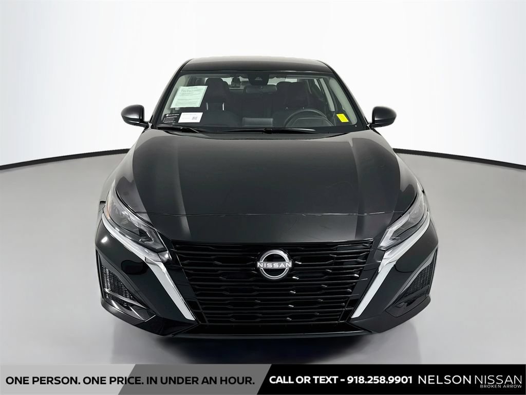 Certified 2025 Nissan Altima 2.5 SV AWD/4WD image 2