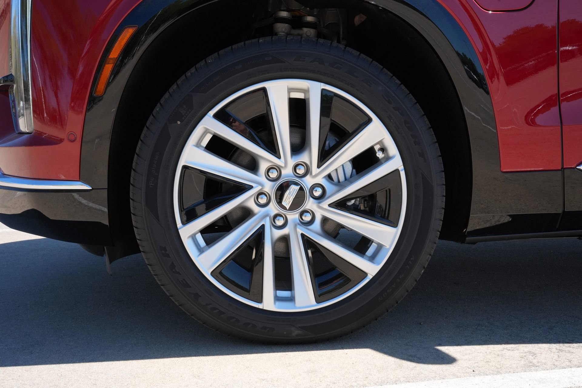 New 2026 Cadillac Vistiq Luxury w/ LPO, Floor Liner Package AWD/4WD image 31