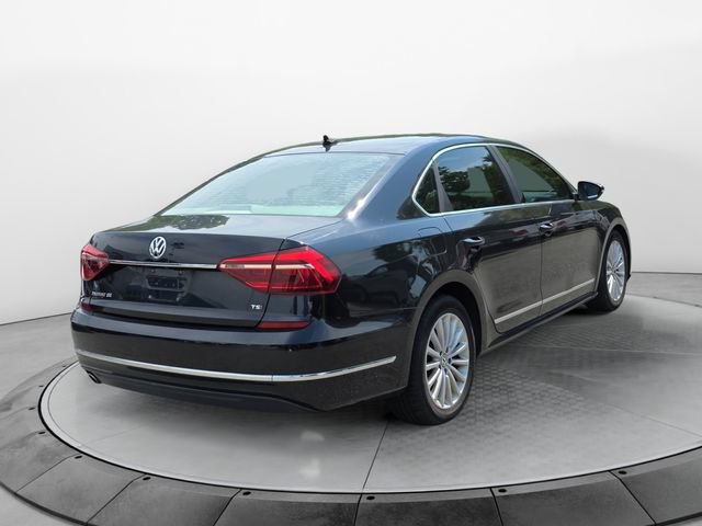 Used 2017 Volkswagen Passat 1.8T SE FWD image 5