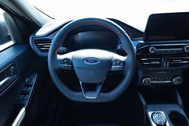 Used 2025 Ford Escape ST-Line image 24