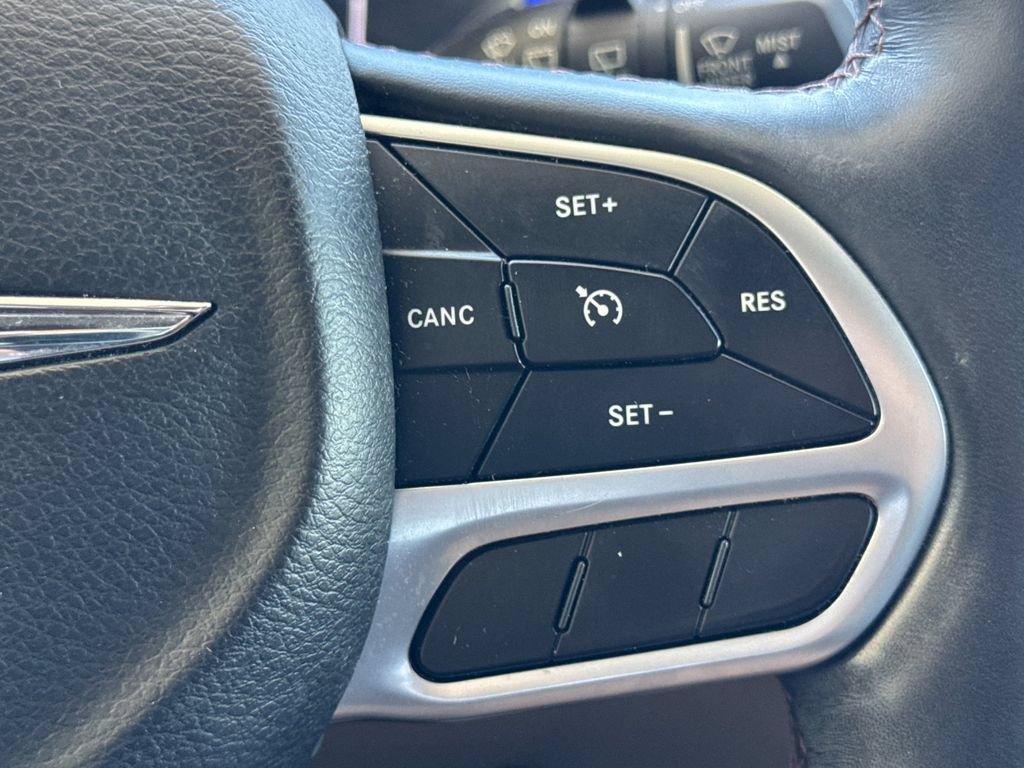 Used 2018 Chrysler Pacifica Touring-L Plus FWD image 29