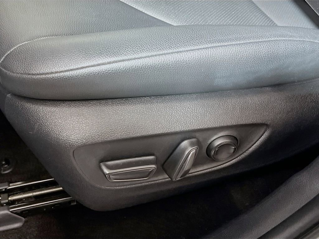 Certified 2025 Toyota Grand Highlander AWD image 18