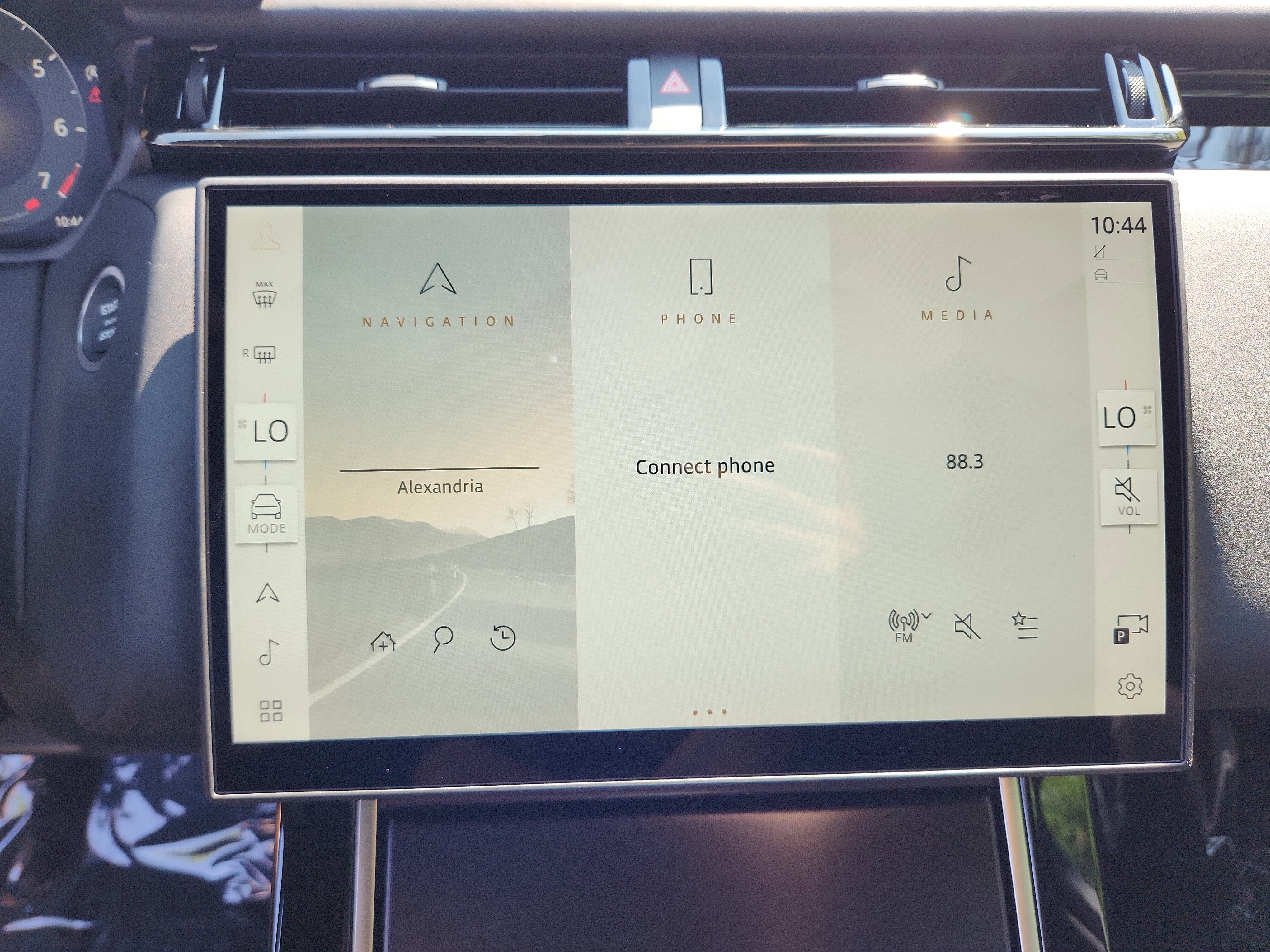 Used 2026 Land Rover Range Rover Velar Dynamic SE image 17