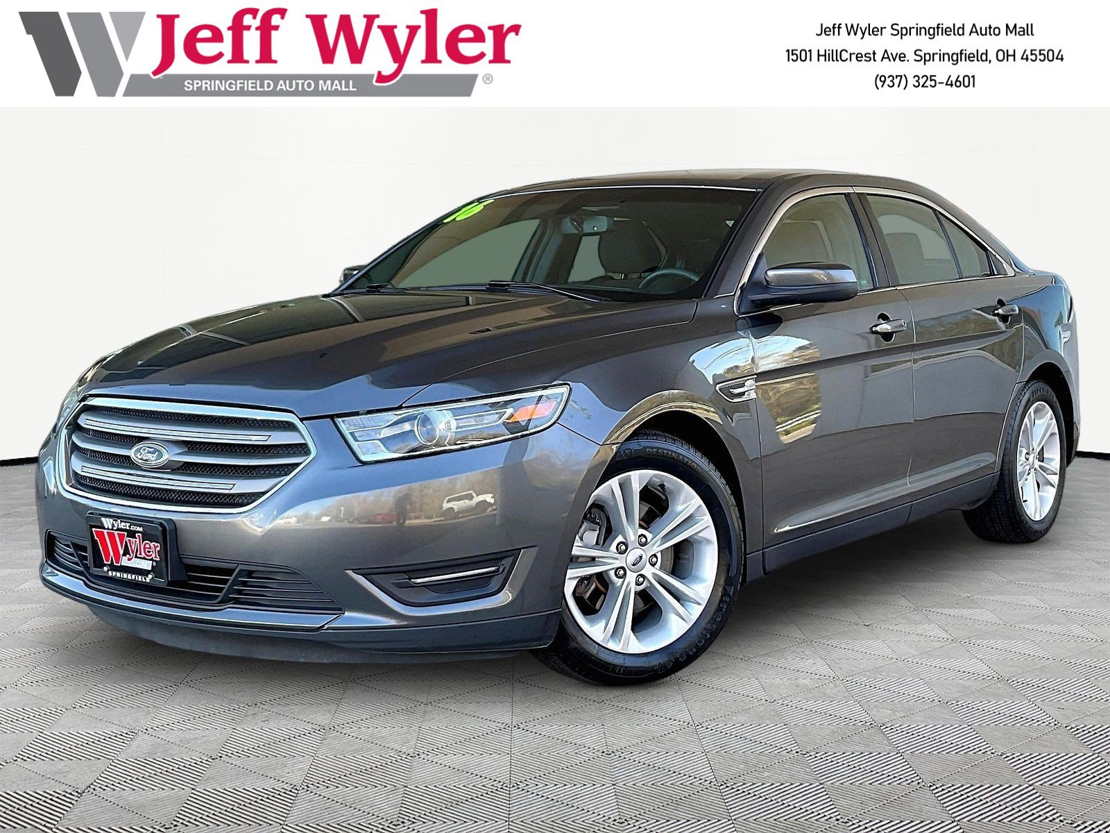 Used 2016 Ford Taurus SEL FWD image 1