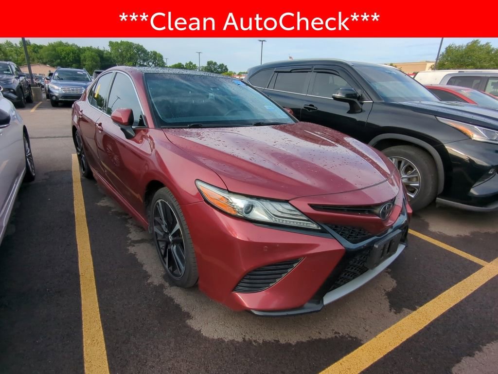 Used 2018 Toyota Camry XSE FWD image 3