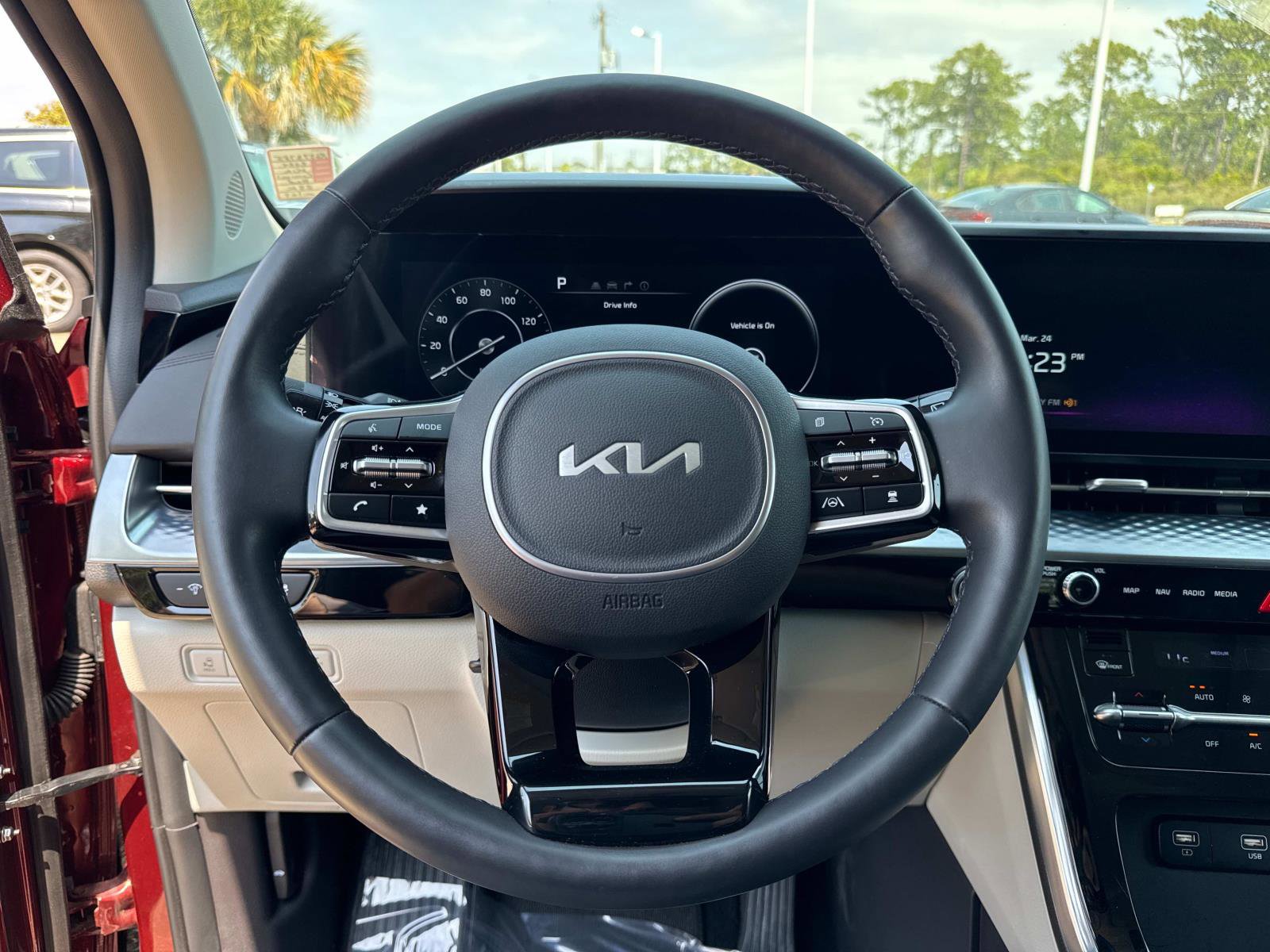 Used 2024 Kia Carnival SX Prestige image 28