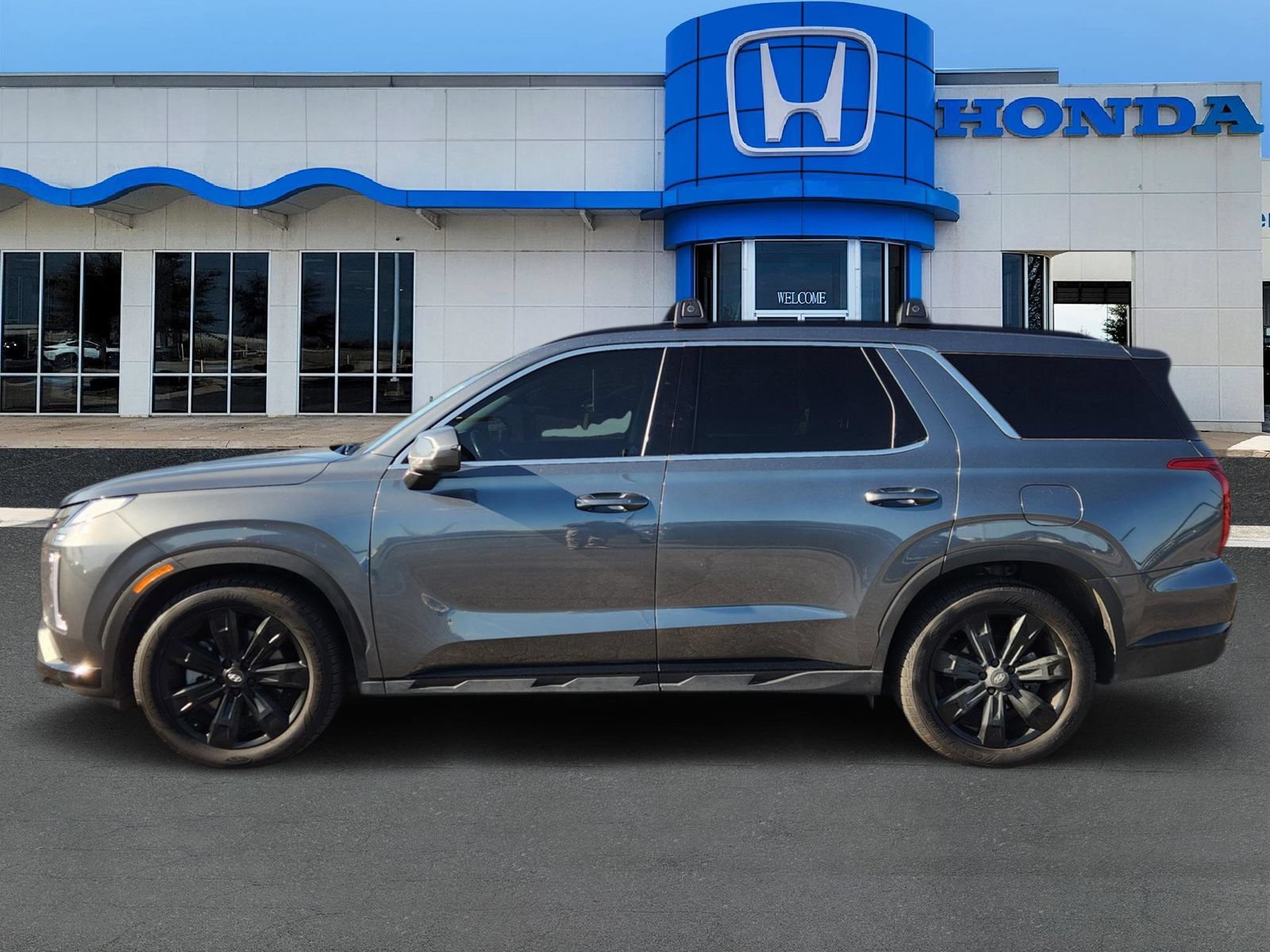 Used 2023 Hyundai Palisade XRT FWD image 3