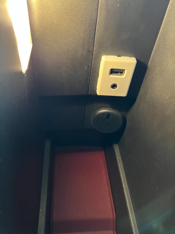 Used 2015 Chevrolet Equinox LT w/ Driver Convenience Package FWD image 38