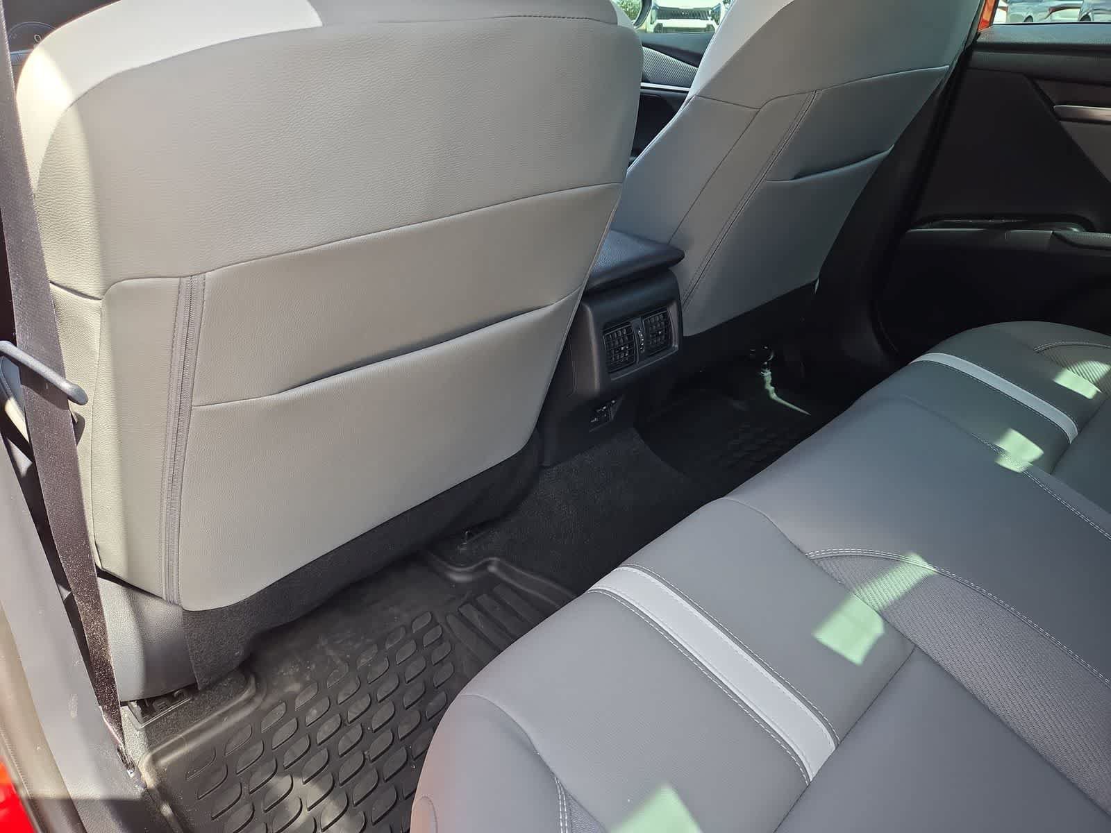 Used 2025 Toyota Camry SE w/ Convenience Package FWD image 18