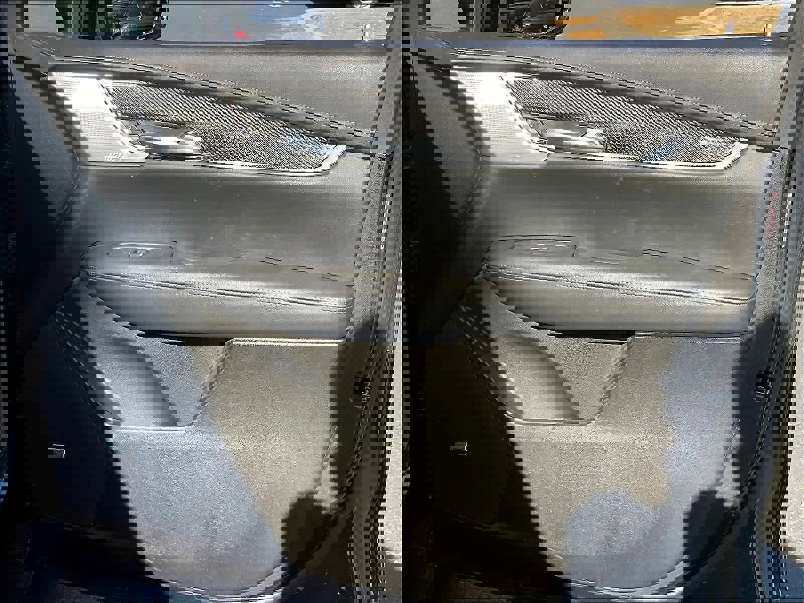 Used 2021 Cadillac XT5 Sportv w/ LPO, ONYX Package image 25