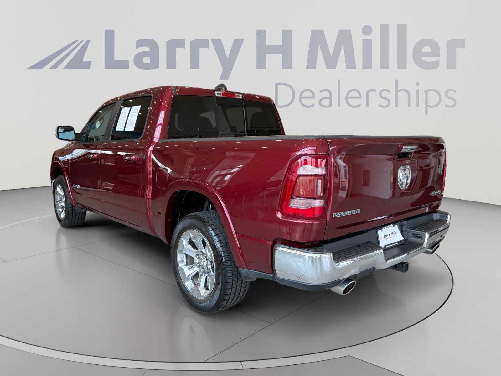 Used 2021 RAM 1500 Laramie AWD/4WD image 3