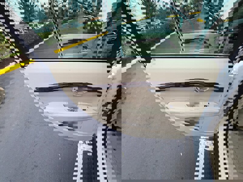 Used 2015 Volvo XC70 T6 Platinum w/ Protection Package image 53