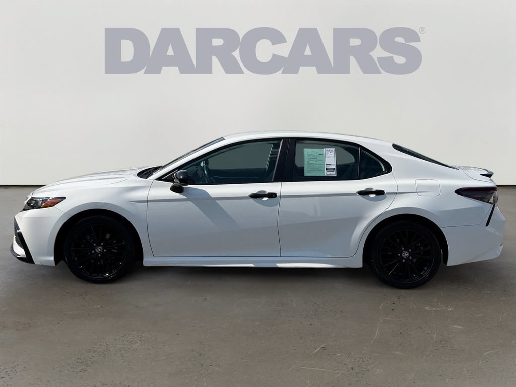 Used 2021 Toyota Camry SE AWD/4WD image 4