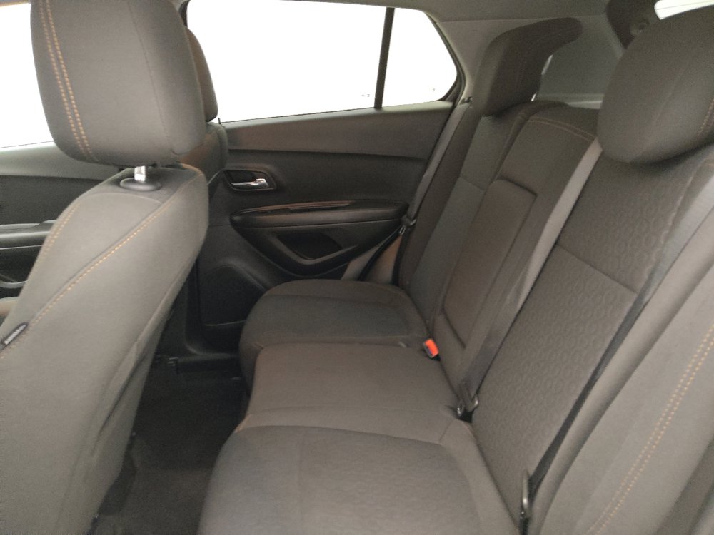 Used 2020 Chevrolet Trax LS w/ Tint and Cruise Package FWD image 18