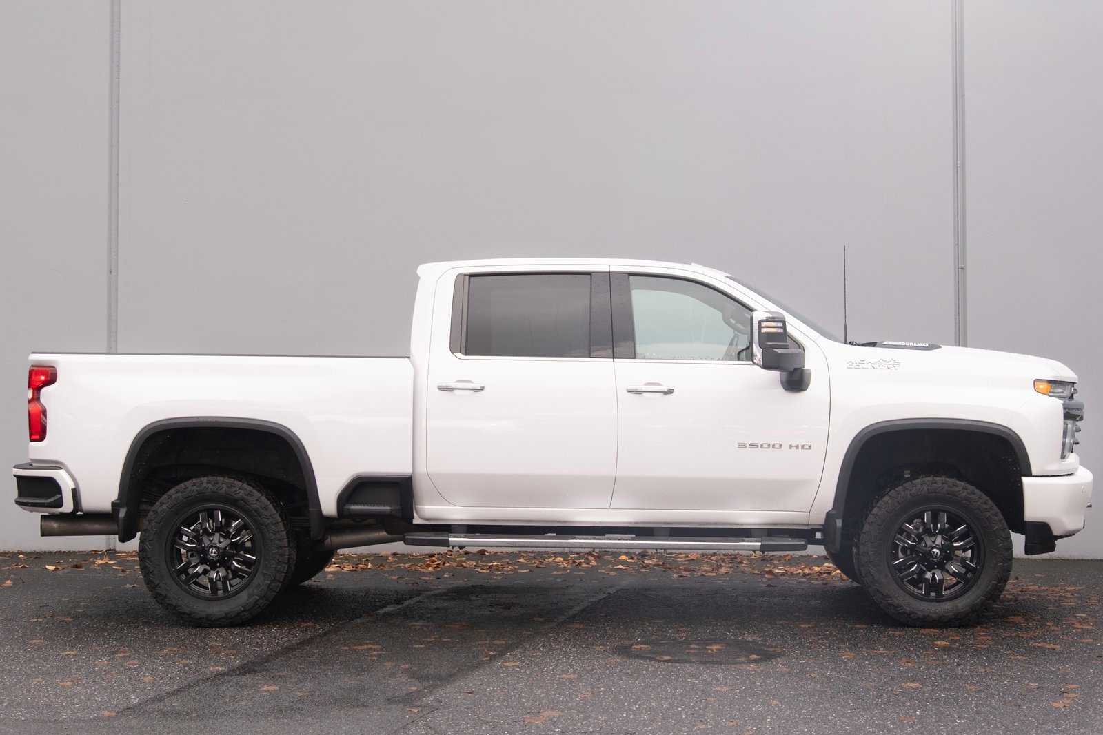 Used 2020 Chevrolet Silverado 3500 High Country w/ Technology Package image 34
