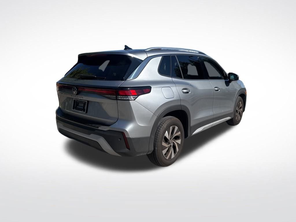 Used 2025 Volkswagen Tiguan S image 5