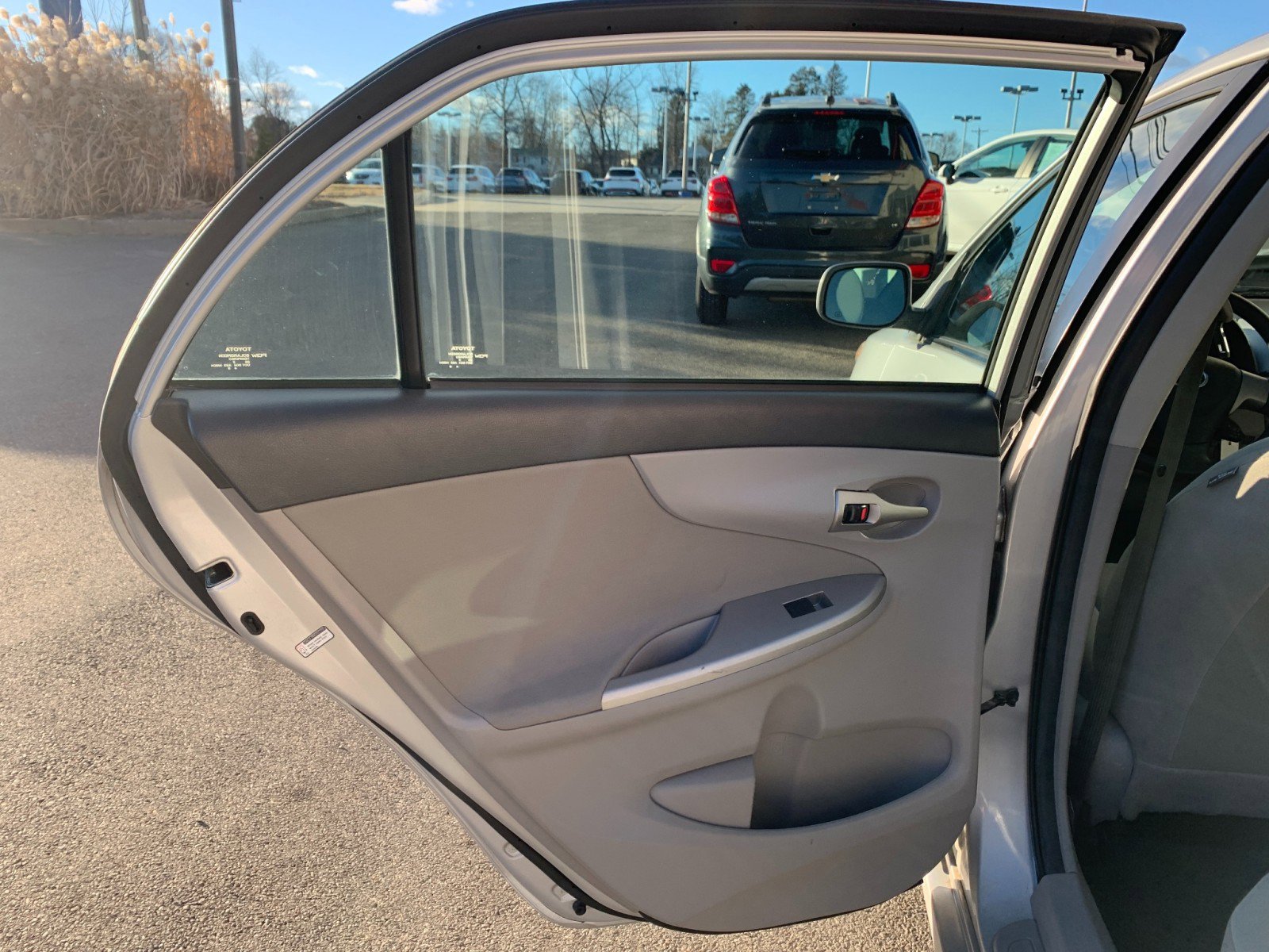 Used 2013 Toyota Corolla LE image 22