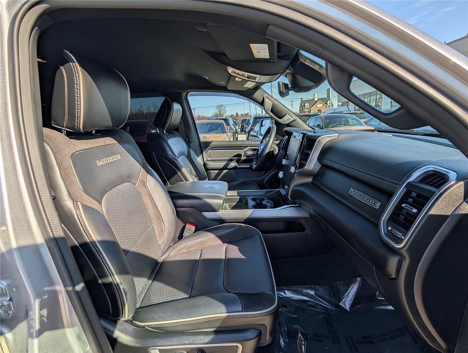 Used 2023 RAM 1500 Laramie image 11