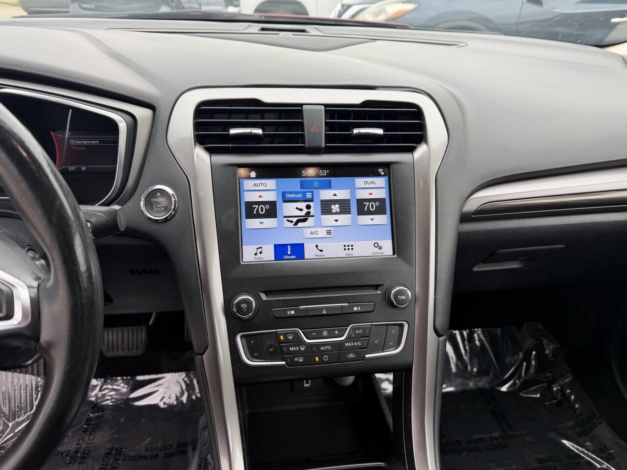 Used 2017 Ford Fusion SE w/ Fusion SE Technology Package FWD image 25