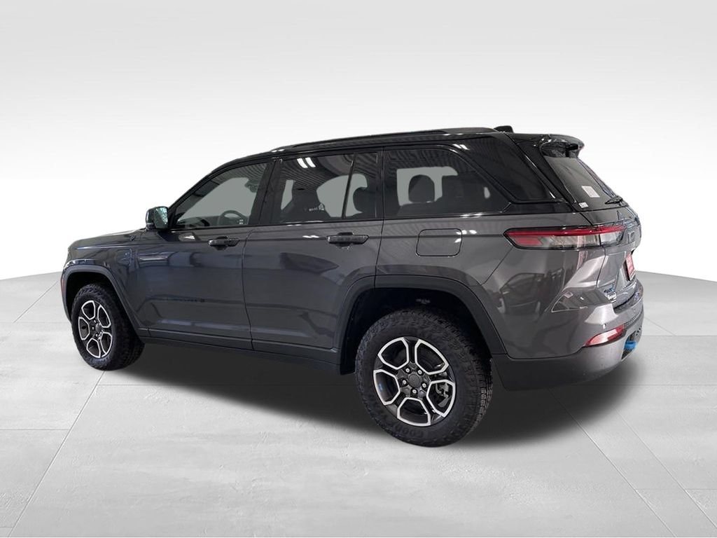 New 2024 Jeep Grand Cherokee Trailhawk w/ Advanced Protech Group II AWD/4WD image 9
