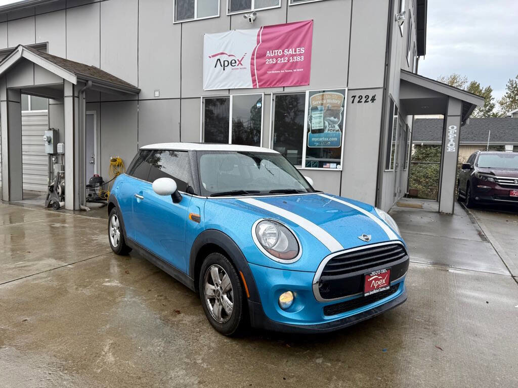 Used 2016 MINI Cooper 2-Door Hardtop image 2