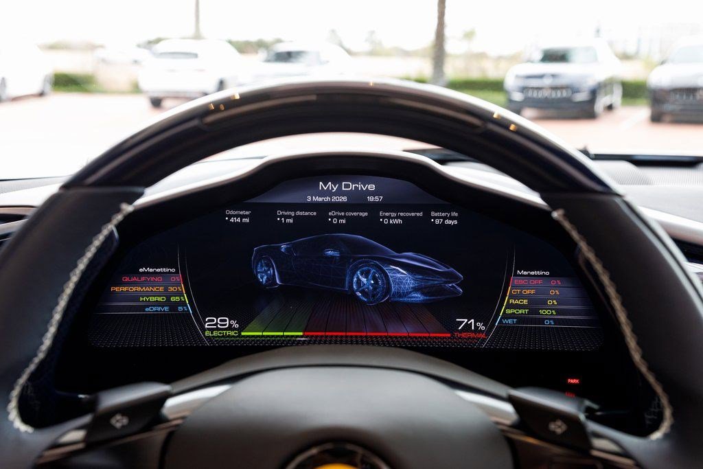 Used 2022 Ferrari SF90 Spider image 20